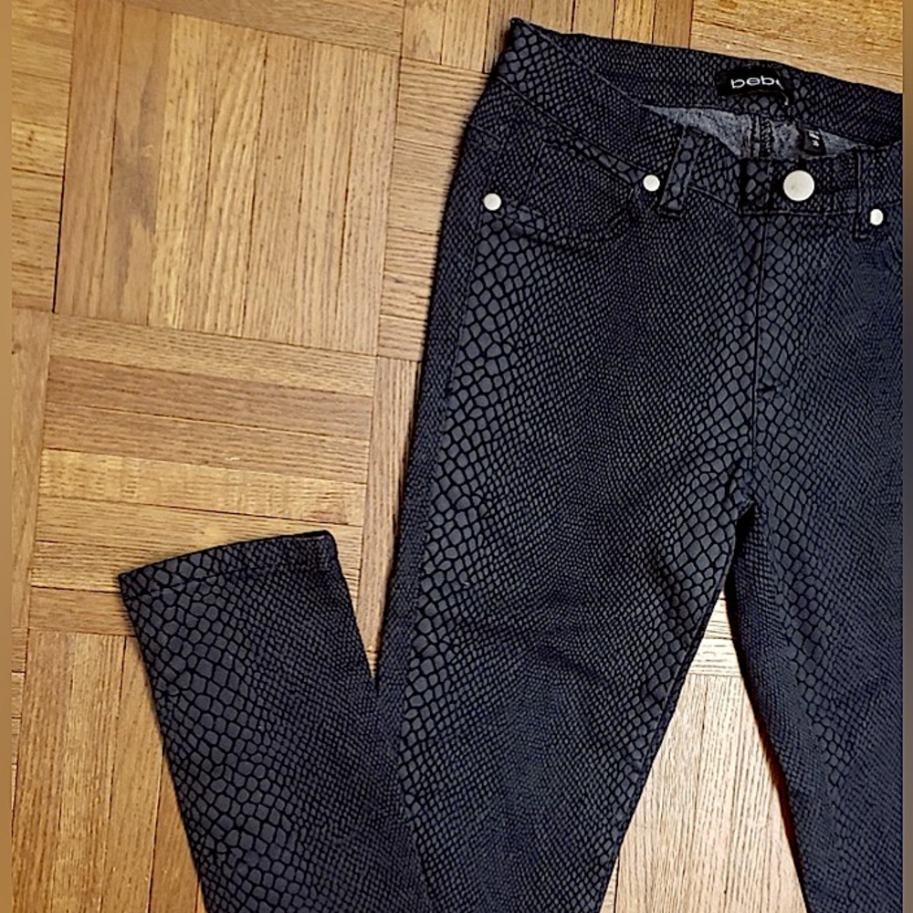 Bebe Black & Gray Snakeskin Skinny Jeans